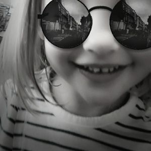 Meet your Posher, Adrienne